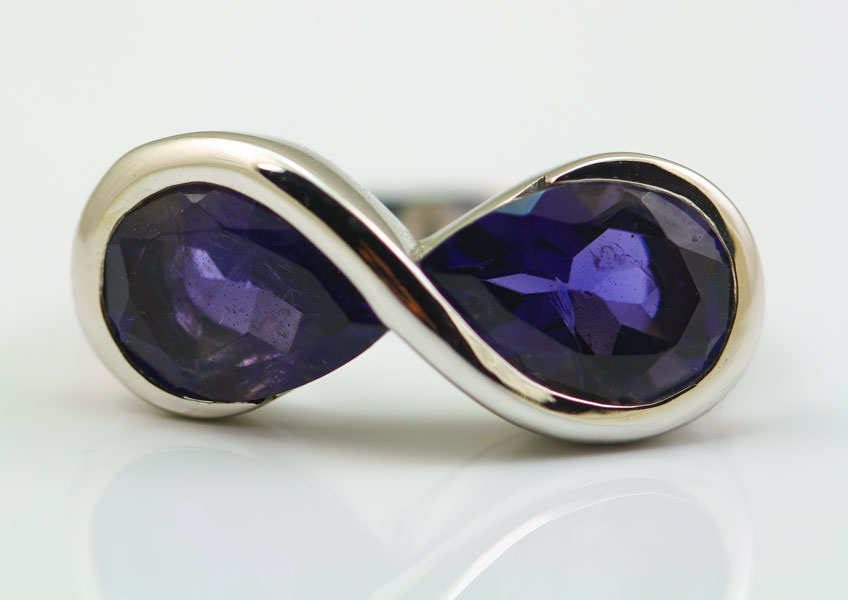 9K WHITE GOLD AND IOLITE RING