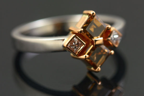 18K WHITE AND ROSE GOLD, CHAMPAGNE AND WHITE DIAMOND RING